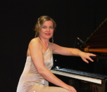 Die Pianistin Claudia Rösner
